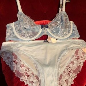 Victorias Secret Set BNWT 36b Bra Medium Panties Old Stock
